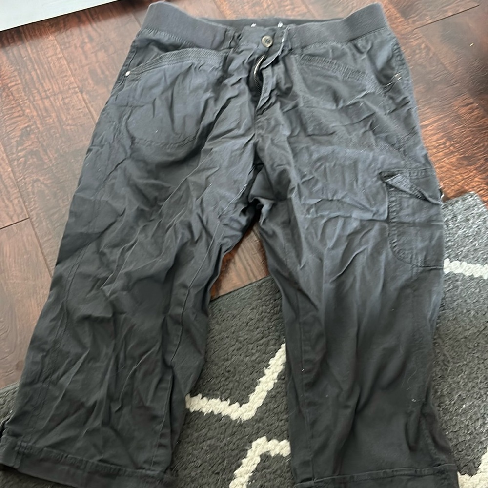 Capri Cargos